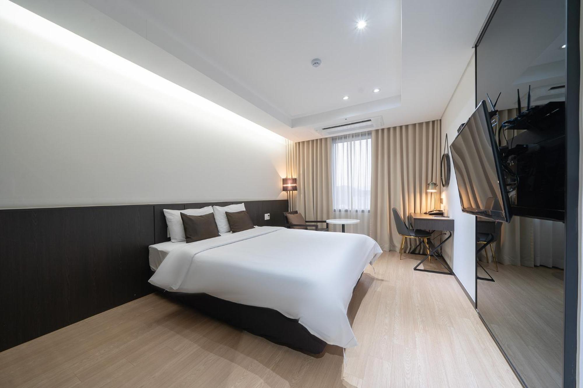 Ramada By Wyndham Yongin Hotel Ngoại thất bức ảnh
